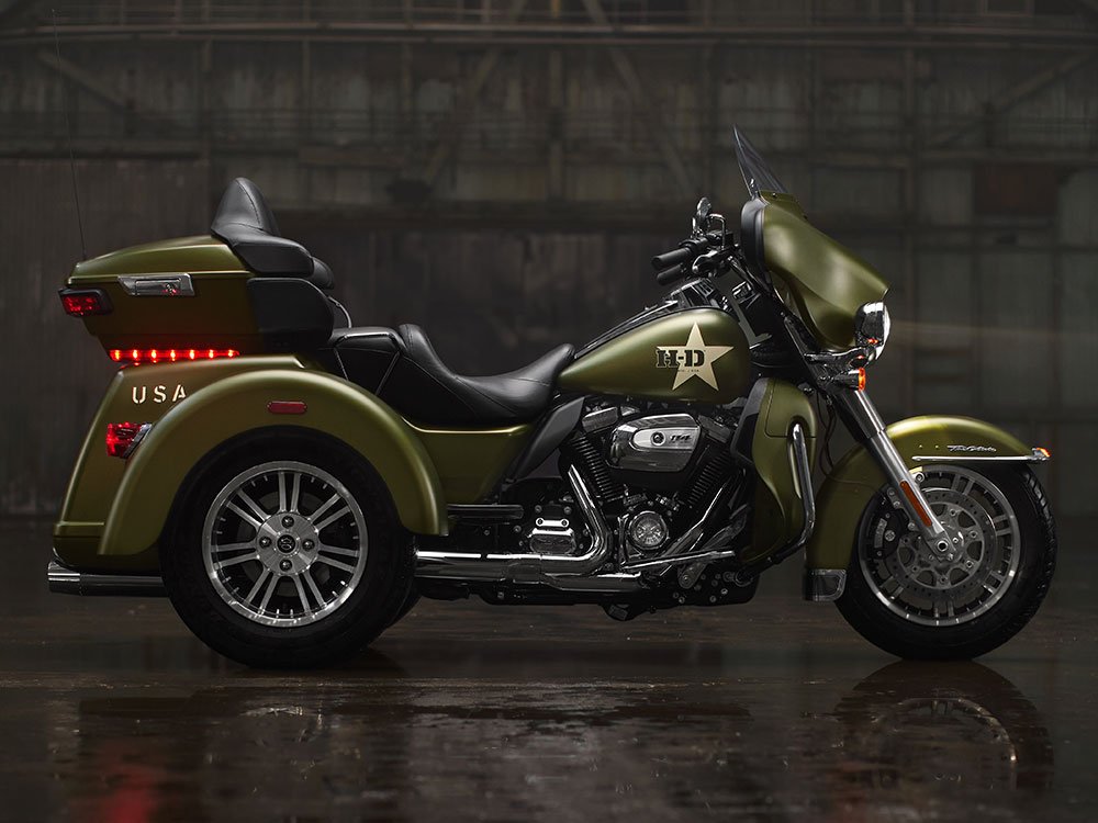 Harley-Davidson Introduces Fast Johnnie Collection - Roadracing