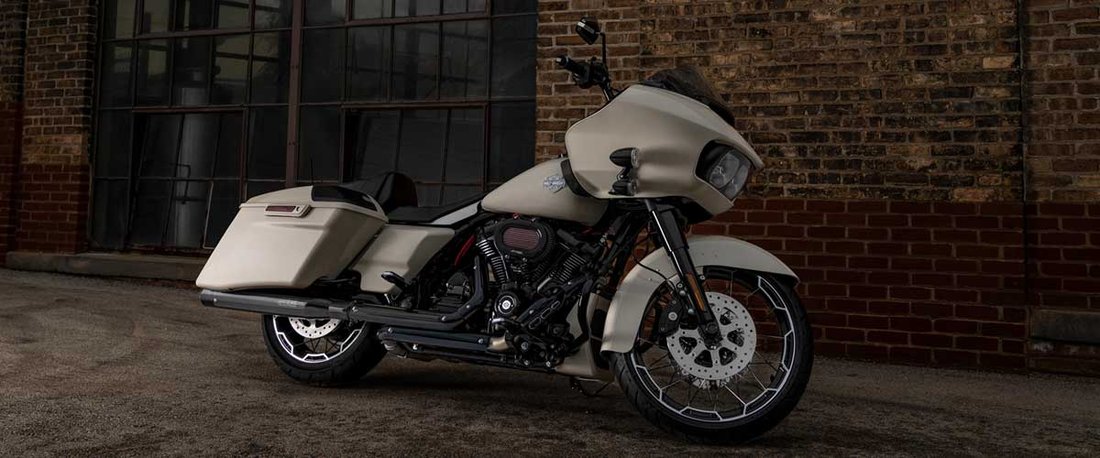 https://www.harley-davidson.com/content/dam/h-d/images/category-images/2023/short-hero/p-customized-bikes-sh.jpg?impolicy=myresize&rw=1100