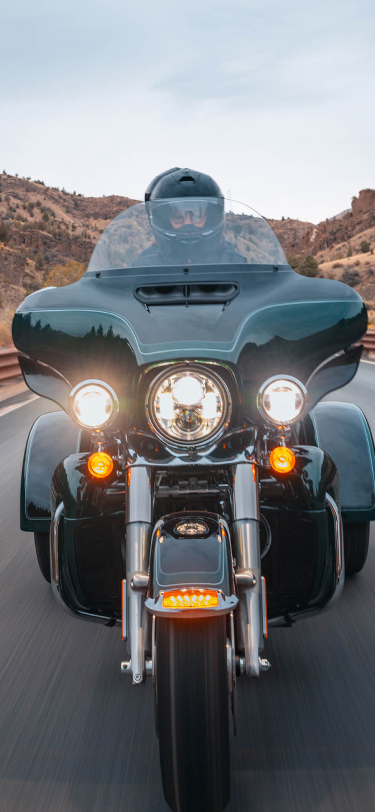 Enjoliveur chrome feu tour-pak Touring Tri Glide trike Harley 53000329  kuryakyn 6910