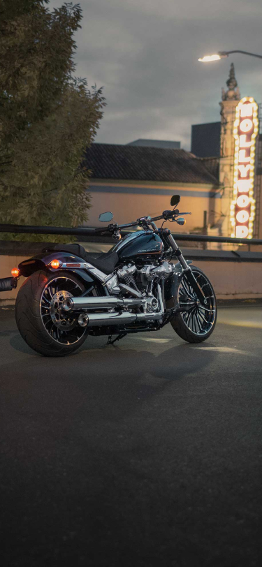 Matte Black Harley-Davidson Breakout Is Pure Darkness on Two Wheels -  autoevolution