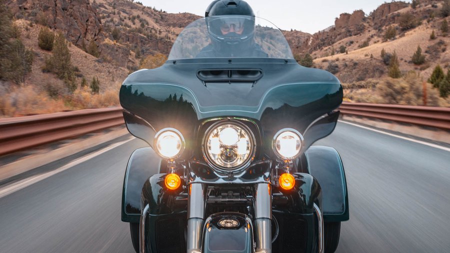 Harley-Davidson Tri Glide Ultra is a lumbering but luxurious 3-wheeler -  Los Angeles Times