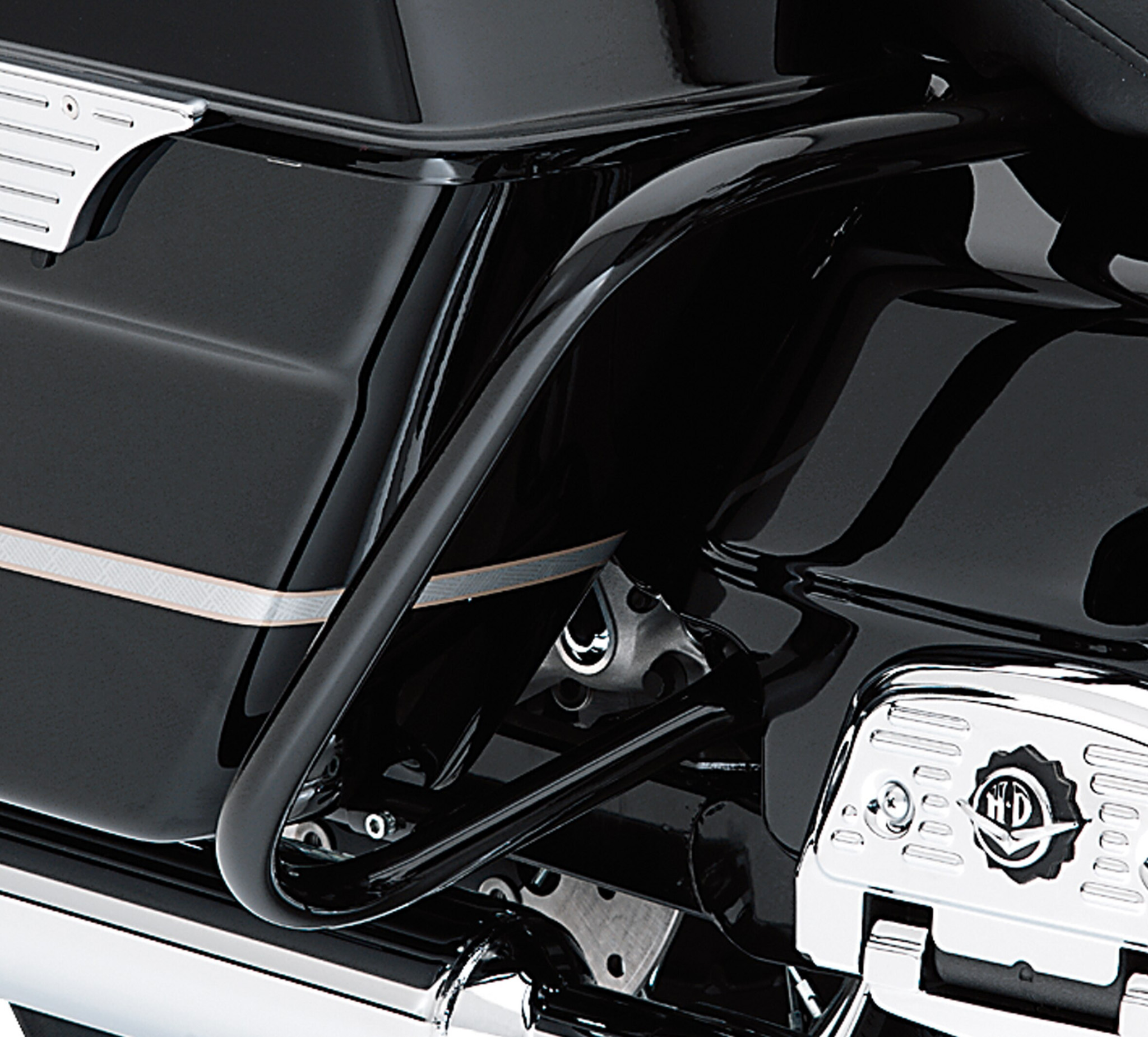 Gloss Black Rear Saddlebag Guard Kit 46548-03 | Harley-Davidson CA