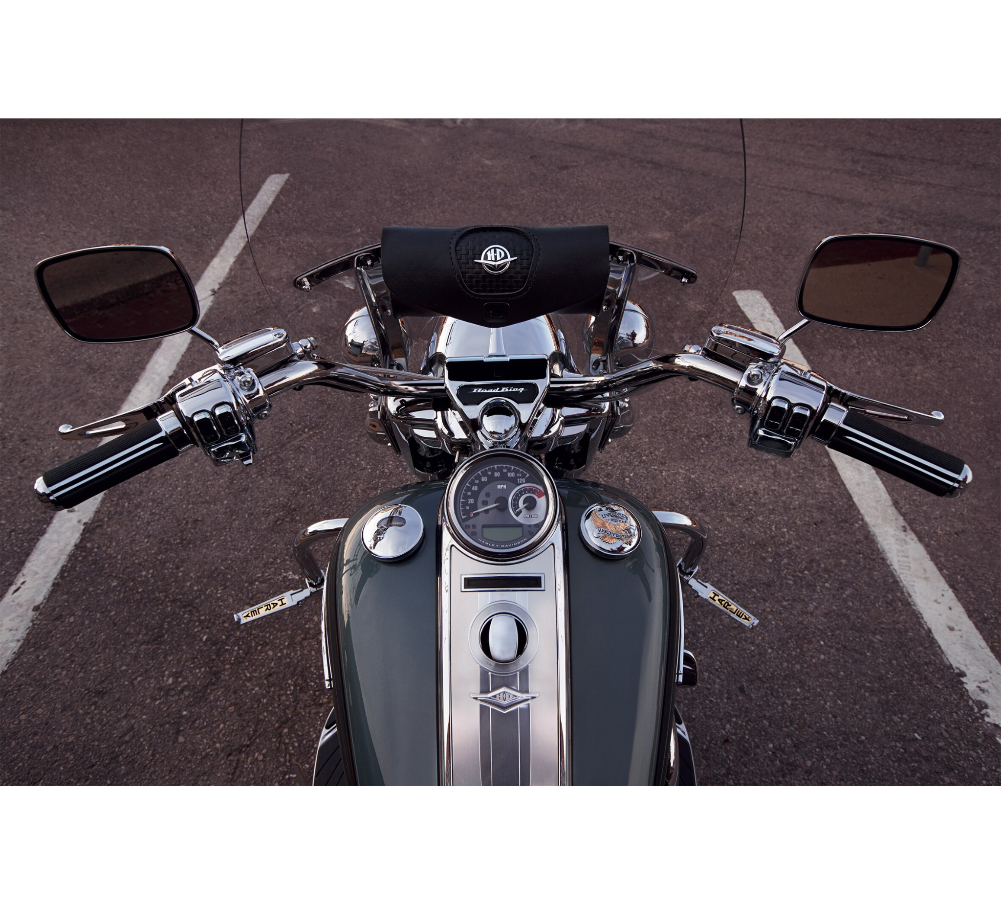 Road King Classic Leather Windshield 