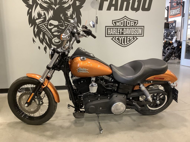 Used 2015 Street Bob In Undefined 