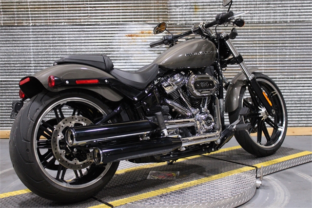 2019 harley store breakout 114